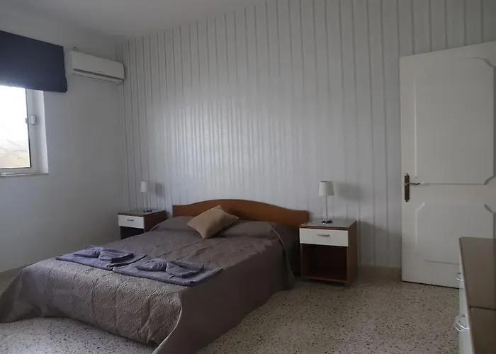 Seaview 3 Bedroom Apartment In Sliema