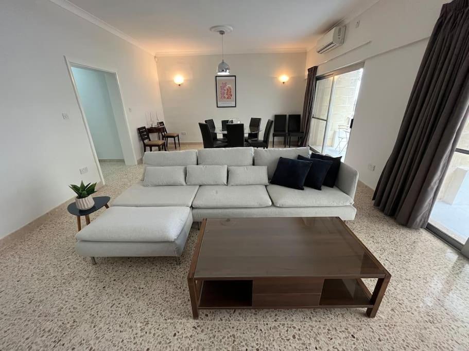 Apartment Seaview 3 Bedroom In