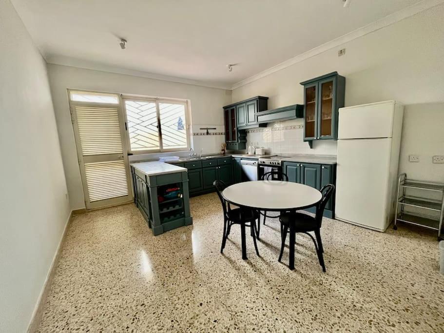 Seaview 3 Bedroom In *